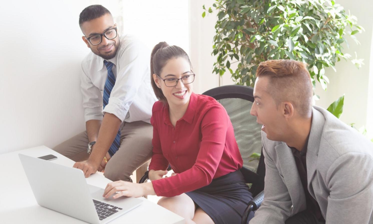 Moderne Lernumgebung mit digitalen Tools für Finanzausbildung